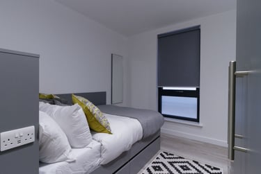 Classic En Suite at Oldway Centre, 39 High Street, City Centre, Swansea, SA11LA - Image 3